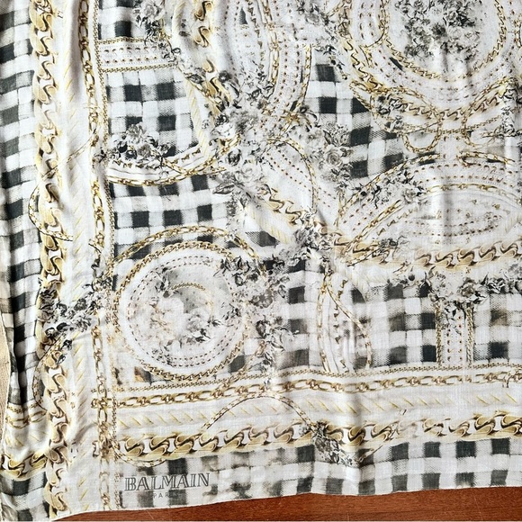 SOLD Balmain Modal & Cashmere Square Scarf/Shawl - Picture 4 of 9
